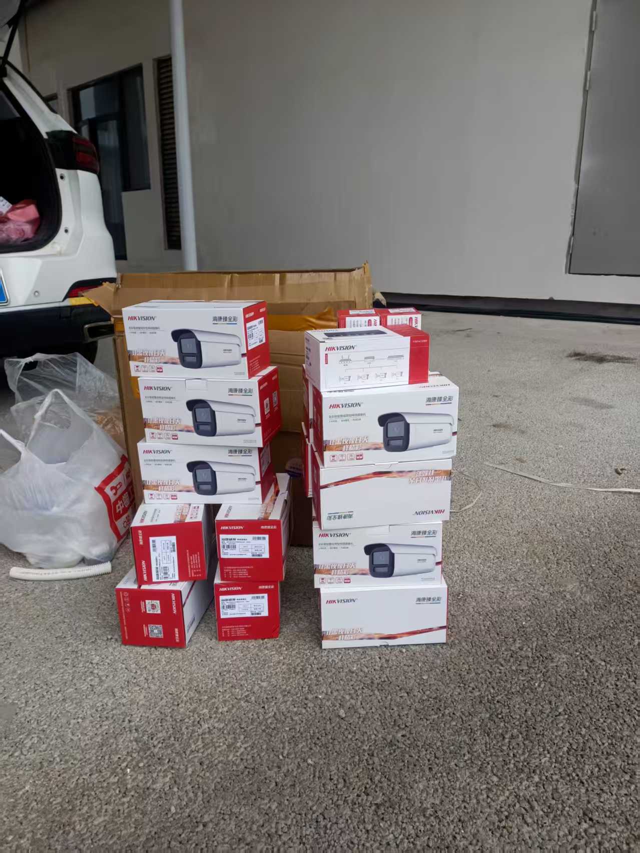 广州白云区钟落潭镇健旭三路2号立杆监控项目